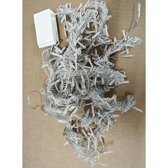 Lighting chain intended for interconnection, which contains non-replaceable LED lights and a device for changing lighting modes. Product sold online, in particular via satelity.ellano.sk.