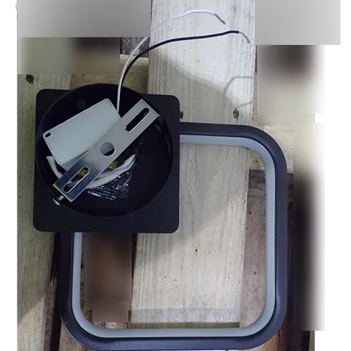 Class II fixed lamp with a metal body. Product sold online, in particular via TEMU (unique identifier:  601104821959745).