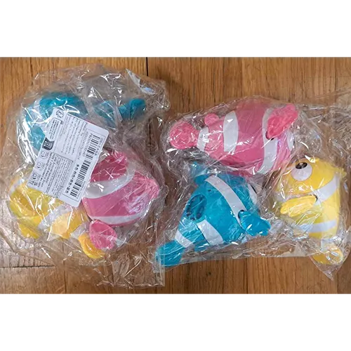 Set of 3 bath toys in the shape of fish, with a wind-up system to activate the fins. Available in blue, pink and yellow colours. Product sold online, in particular via SHEIN (unique identifier sl25052455755708518).