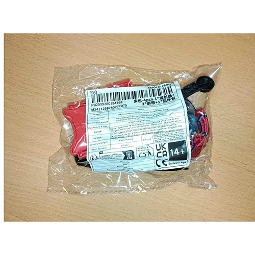 Spiderman spider's toy gyn with web launcher consisting of a glove, a projectile launcher, a white thread, a velcro fastener and 3 plastic darts with suction cups.