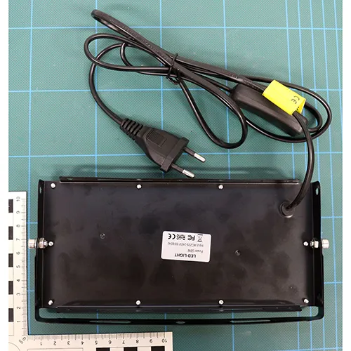 50W LED black light spotlight. Dimensions approximately. 10 cm x 21 cm x 3 cm.