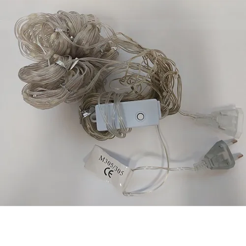 Mains-powered, series-connectable, curtain-like Christmas lighting chain with 300 LED lights. Technical data: 220-240 V, 50 Hz.