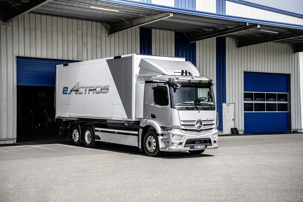 Mercedes-Benz - Lorry