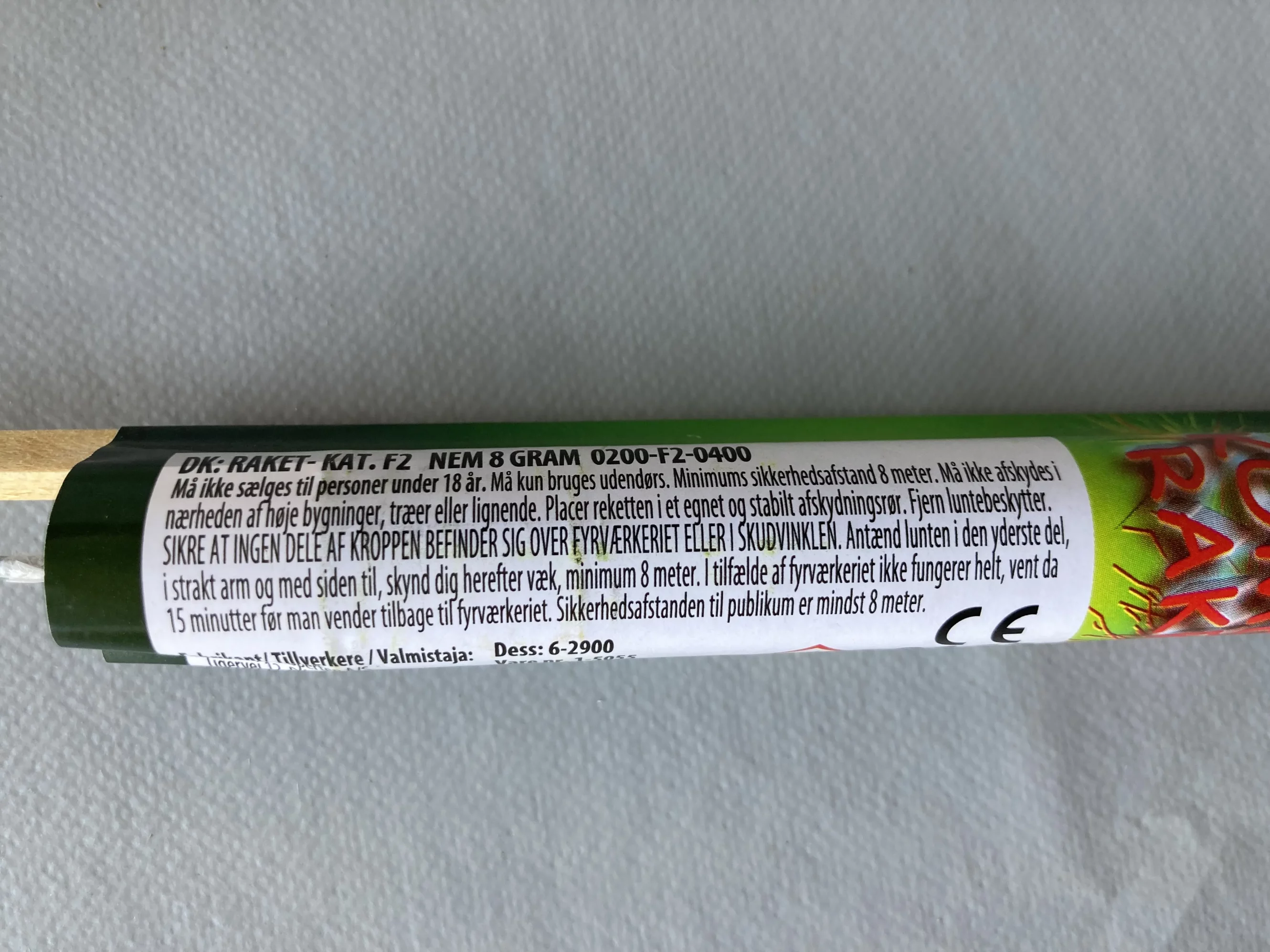 Fireworks, green rocket.