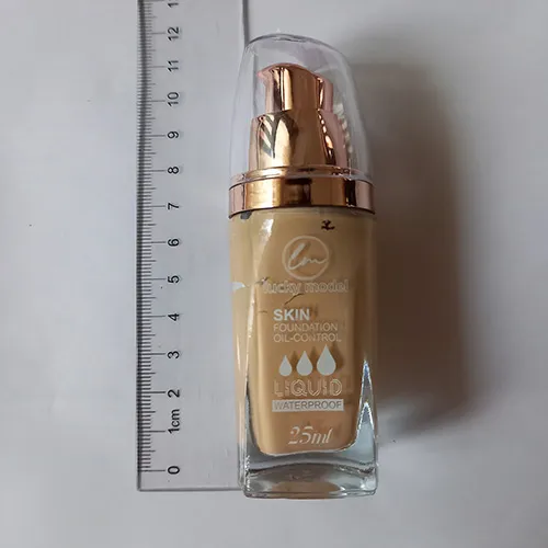 Skin make up liquid foundation, advertised as oil-control and waterproof, 25 ml.