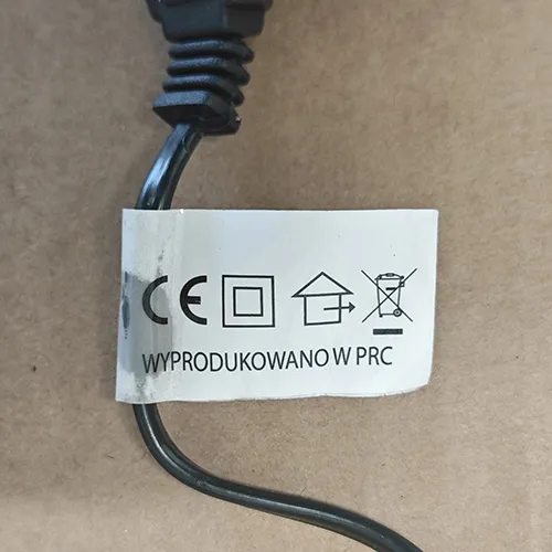 Lighting chain, intended for interconnection, containing 200 non-replaceable LED lights. The product includes a device for changing lighting modes.