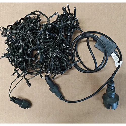 Lighting chain, intended for interconnection, containing 200 non-replaceable LED light sources.