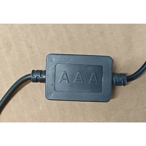 Lighting chain, intended for interconnection, containing 200 non-replaceable LED light sources.