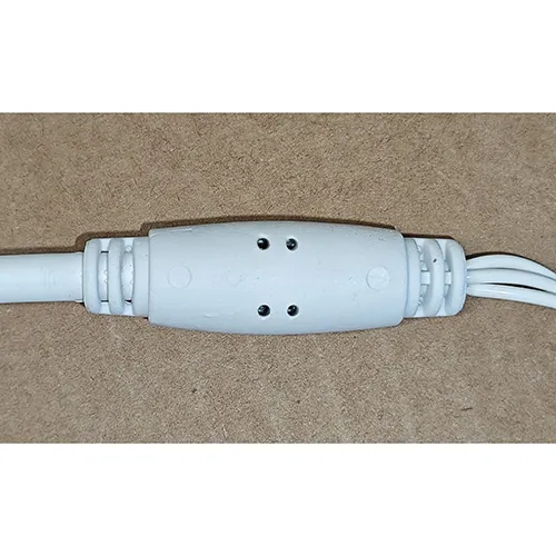 Lighting chain, intended for interconnection, containing 100 non-replaceable LED light sources.