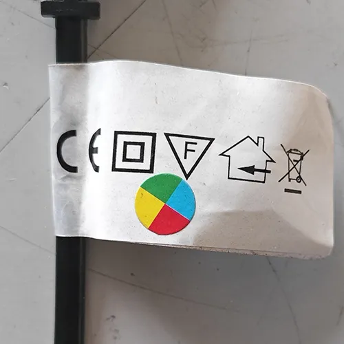 Lighting chain in the shape of a tree featuring non-replaceable LED light sources with flower-shaped plastic covers. The product includes a controller for changing lighting modes.