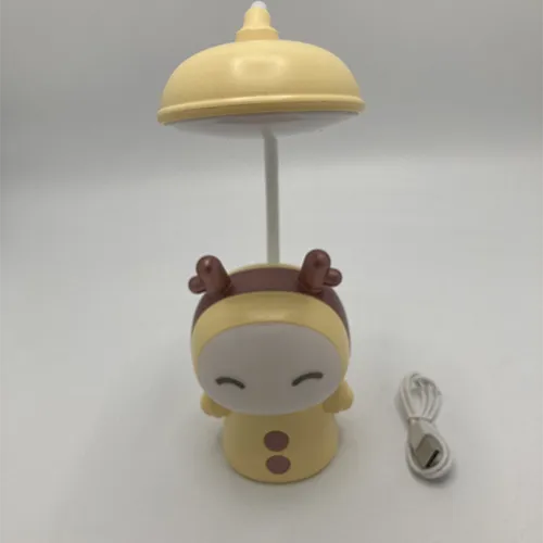 Table light delivered with a USB cable.